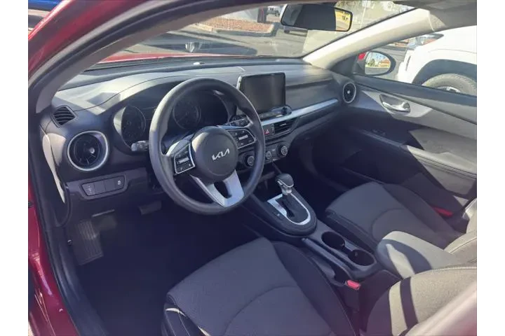 $17999 : Kia Forte 2024 LX 4dr Sedan image 10