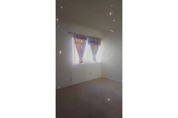 $900 : Cuarto image 2