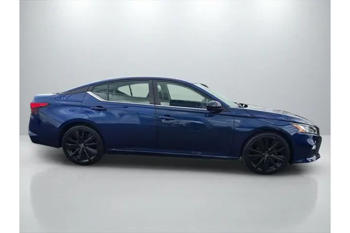 $21999 : Nissan Altima 2022 2.5 SR 4d image 4