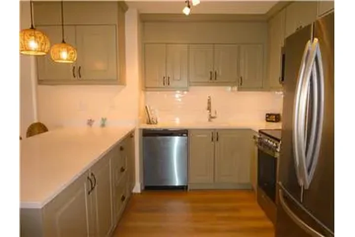 $3200 : Rental property with 1 bedro image 3