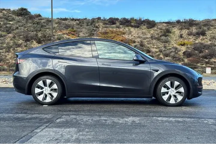 $34990 : Tesla Model Y 2024 Long Rang image 6