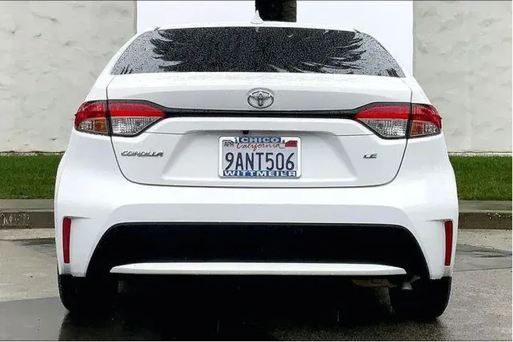 $22985 : Toyota Corolla 2022 LE 4dr S image 4