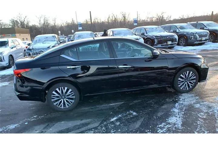 $26990 : Nissan Altima 2023 AWD 2.5 S image 6
