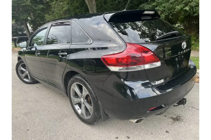 $12997 : 2013 Venza Limited image 5