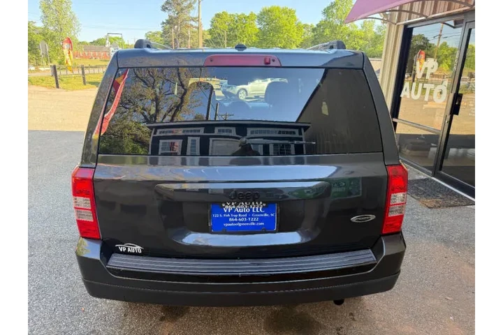 $7999 : 2015 Patriot Altitude Edition image 6