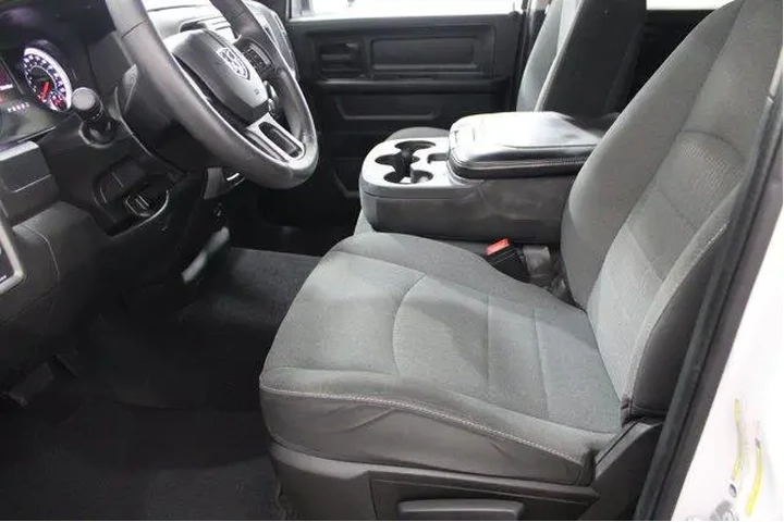 $29938 : Ram 1500 Classic 2022 4x2 Tr image 5