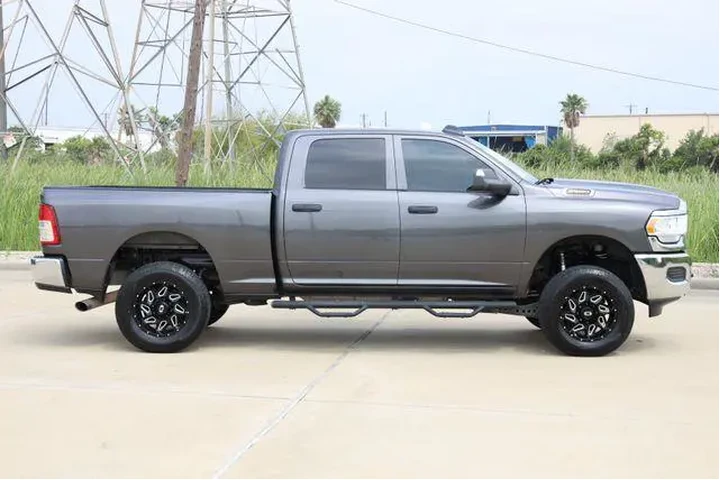 $32989 : Ram 2500 2019 4x4 Tradesman image 4