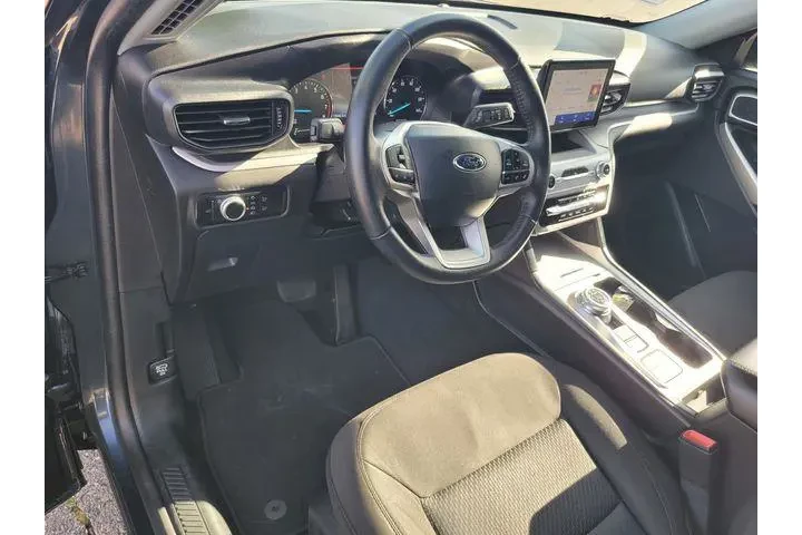 $29127 : Ford Explorer 2023 XLT 4dr S image 9