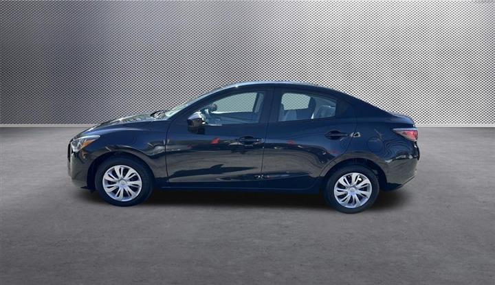 $16457 : 2019 Yaris L image 4