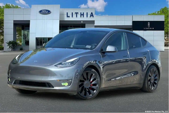 $31000 : Tesla Model Y 2022 AWD Perfo image 1