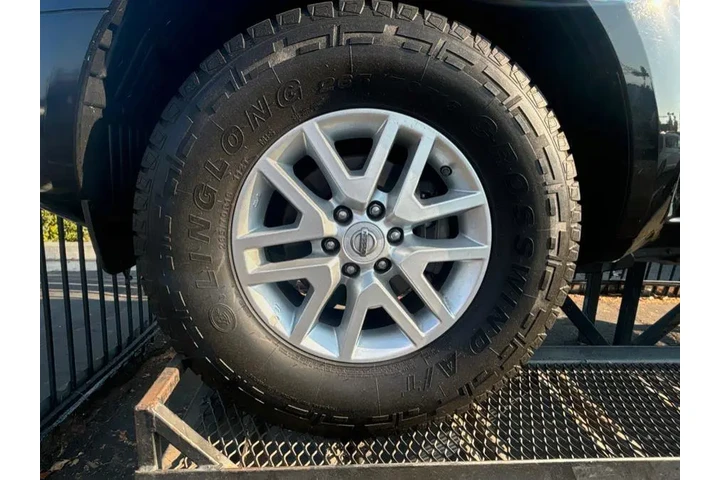 $13995 : 2019 Frontier Crew Cab 4x2 SV image 7