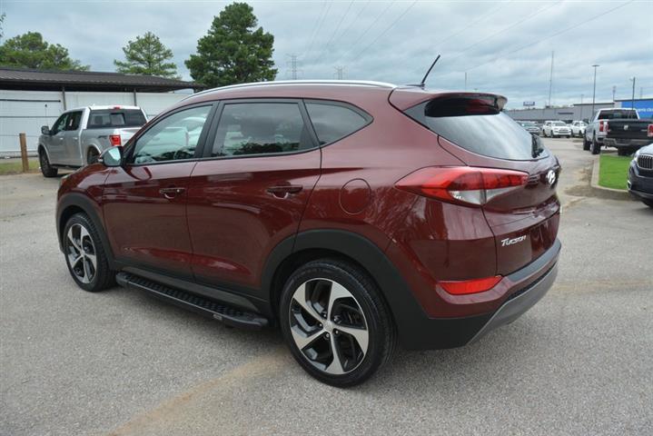 2016 TUCSON Sport image 10