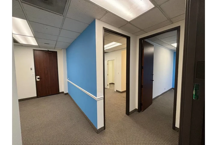 $1800 : EXCELENTE OFFICINA image 3