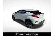 $17977 : Toyota C-HR 2019 LE 4dr Cros thumbnail