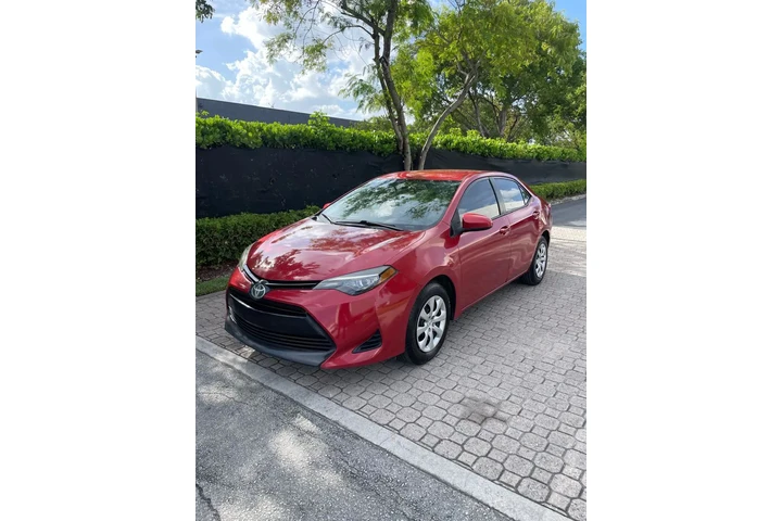 $8900 : Toyota Corolla 2017 image 6