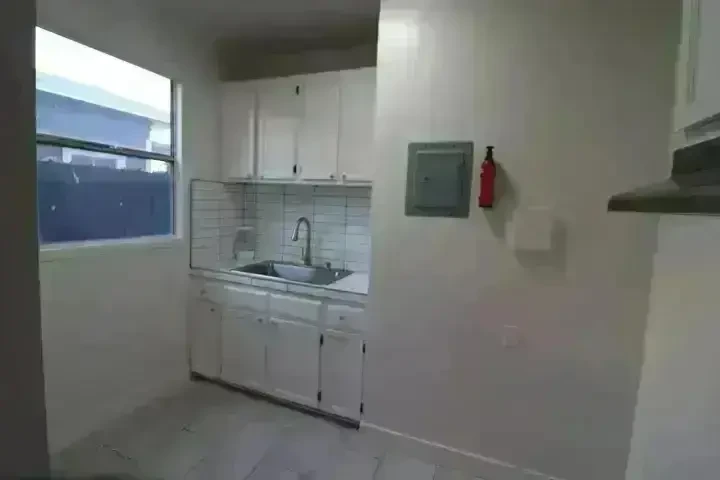 $1379 : LA. APARTAMENTO SINGLE image 1