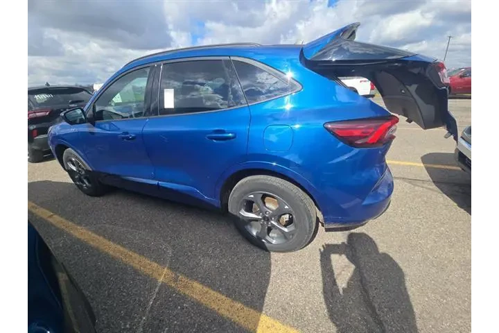 $29990 : Ford Escape 2023 AWD ST-Line image 6