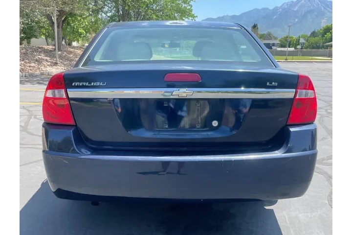 $2400 : 2006 Malibu LS image 9