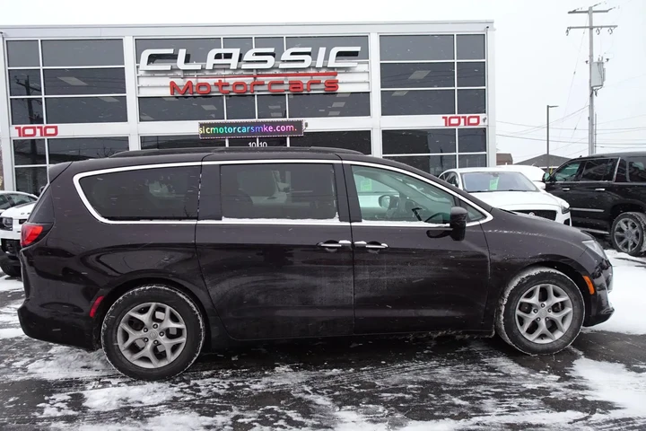 $14995 : 2018 PACIFICA image 5