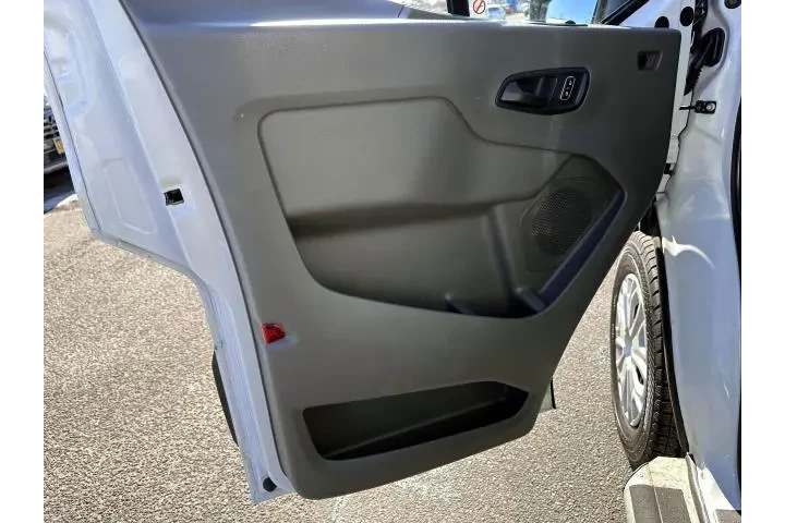 $31999 : Ford Transit 2023 250 3dr SW image 10