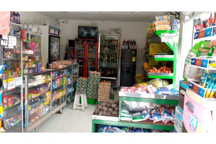 $30000000 : Venta de supermercado y fruver image 2