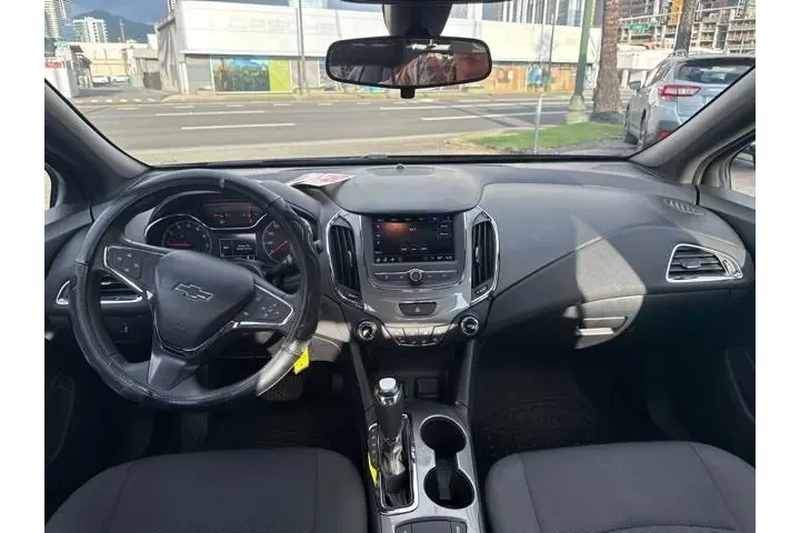 $12793 : Chevrolet Cruze 2019 LT 4dr image 10