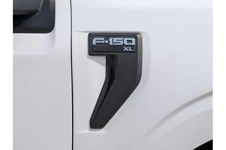 $31865 : Ford F-150 2022 4x4 XL 4dr S image 8