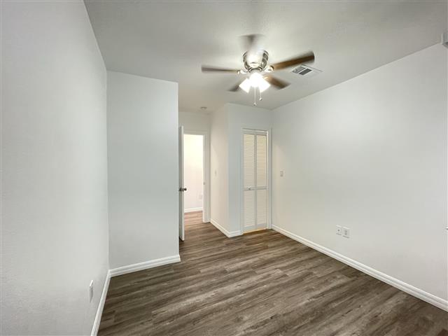 $2222 : Apt 2 Recamaras - Section 8 Si image 3