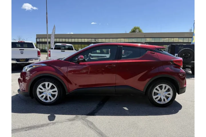 $13950 : 2019 C-HR LE image 4