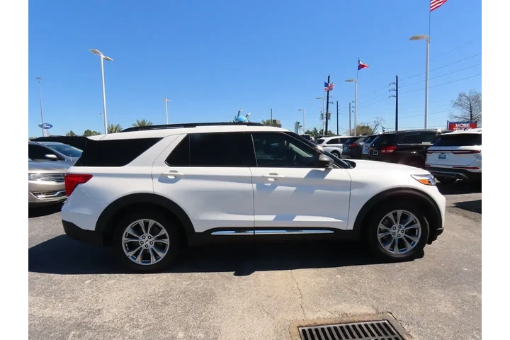 $24999 : Ford Explorer 2023 XLT 4dr S image 10