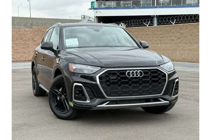 $31989 : Audi Q5 2022 AWD e quattro S image 2
