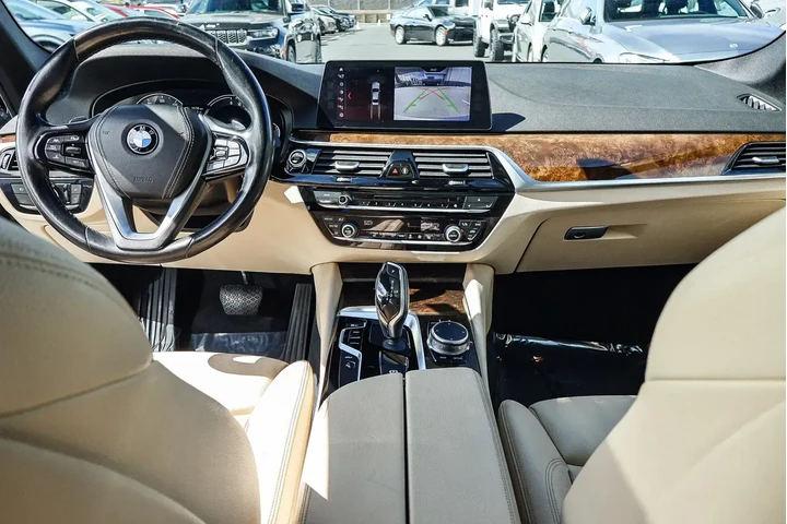 $15000 : BMW 5 Series 2018 530e iPerf image 10