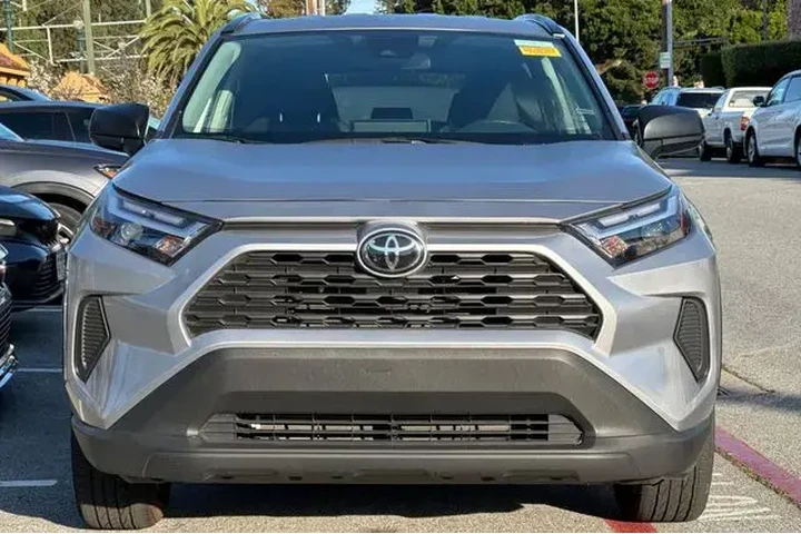 $34991 : Toyota RAV4 Hybrid 2025 AWD image 3