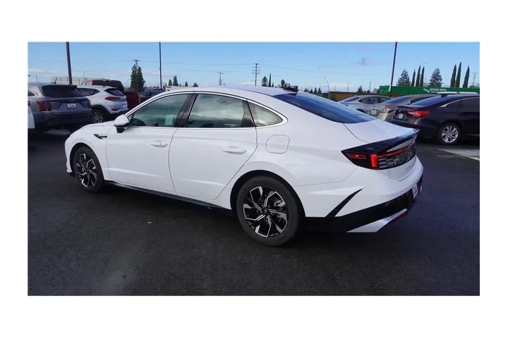 $23600 : 2025 Sonata SEL image 8