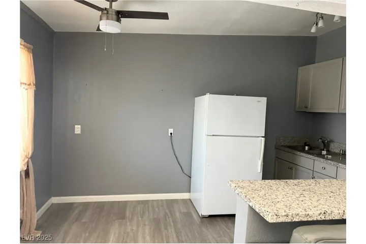 $950 : Apartamento de renta image 1