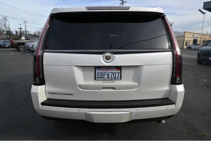 $21998 : 2015 Escalade Luxury image 7