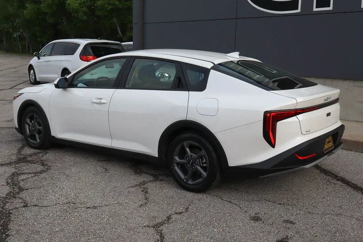 $20788 : 2025 K4 LXS FWD image 6