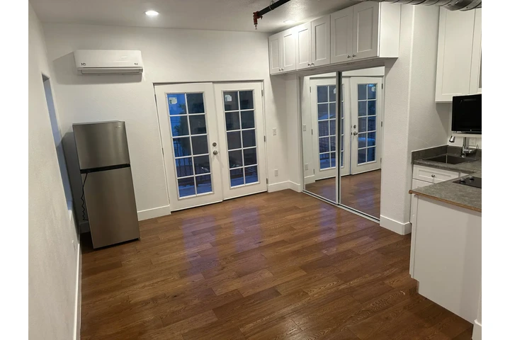 $1700 : Renta Studio (Santa Ana) image 1