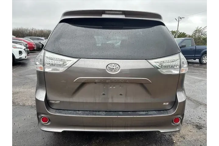 $13000 : Toyota Sienna 2016 SE 8-Pass image 5