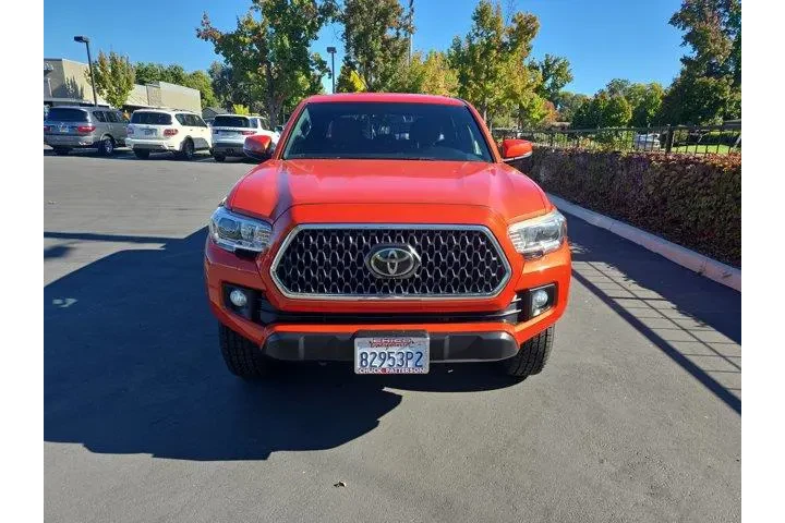 $34995 : Toyota Tacoma 2018 4x4 TRD P image 2