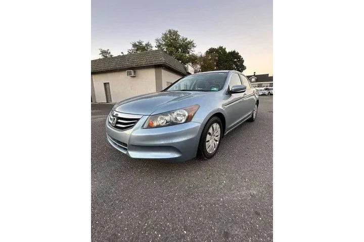 $5995 : Honda Accord 2012 LX 4dr Sed image 1