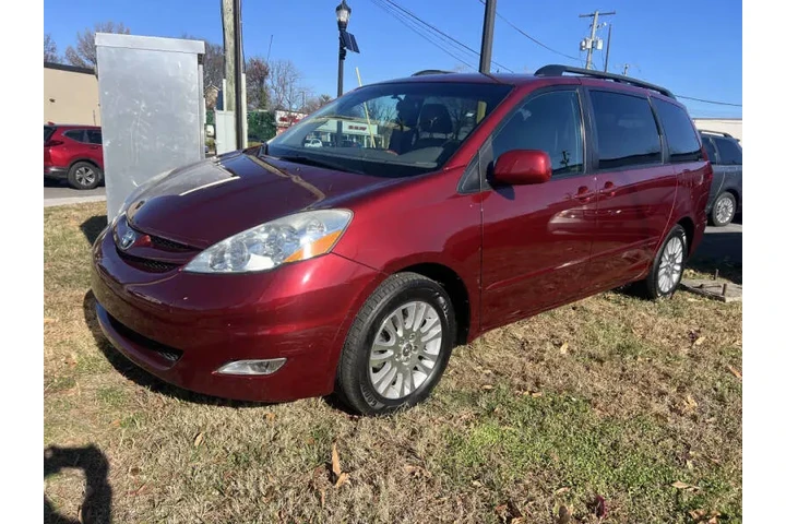 $10900 : 2010 Sienna XLE Limited image 3