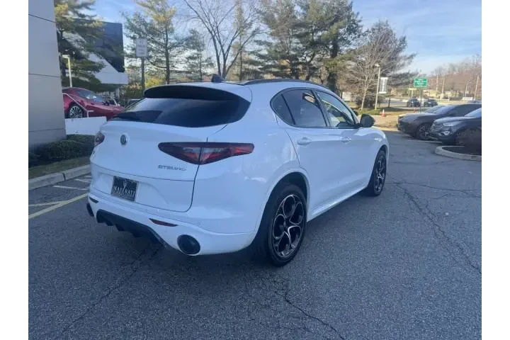 $26997 : Alfa Romeo Stelvio 2022 AWD image 2