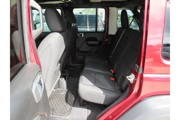 $38991 : Jeep Wrangler Unlimited 2021 image 9