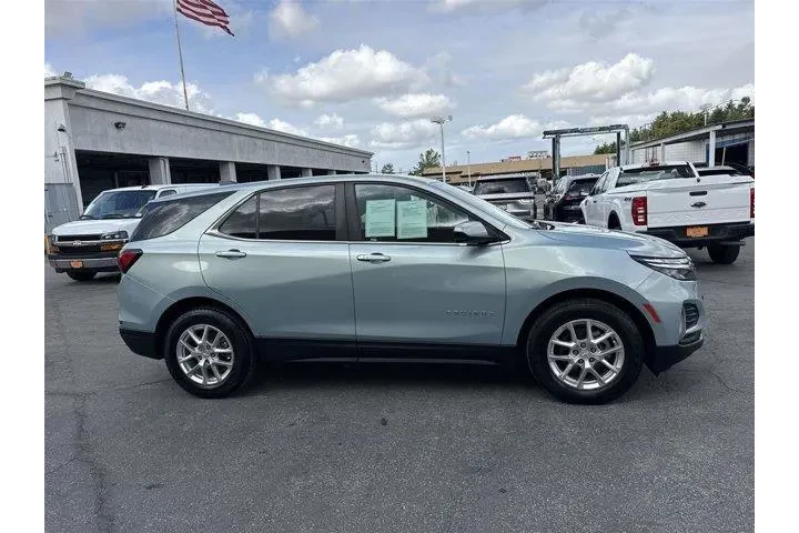 $16588 : Chevrolet Equinox 2022 LT 4d image 2