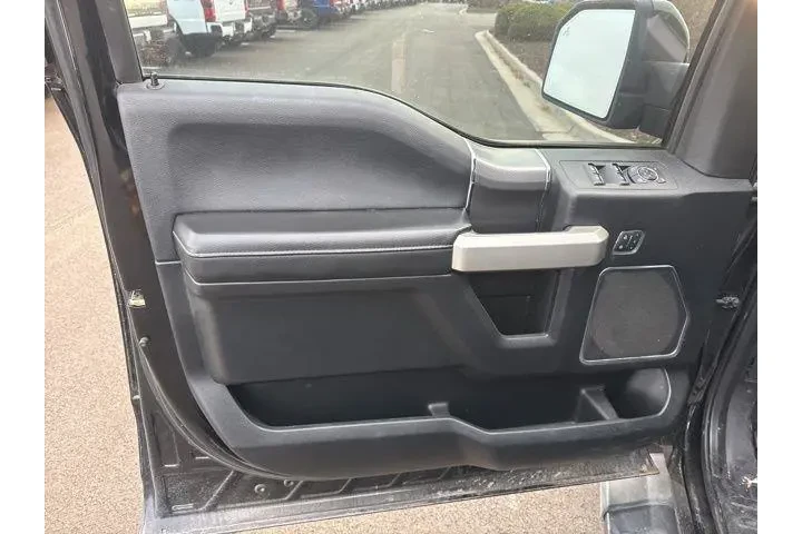 $26000 : Ford F-150 2016 4x4 Lariat 4 image 8