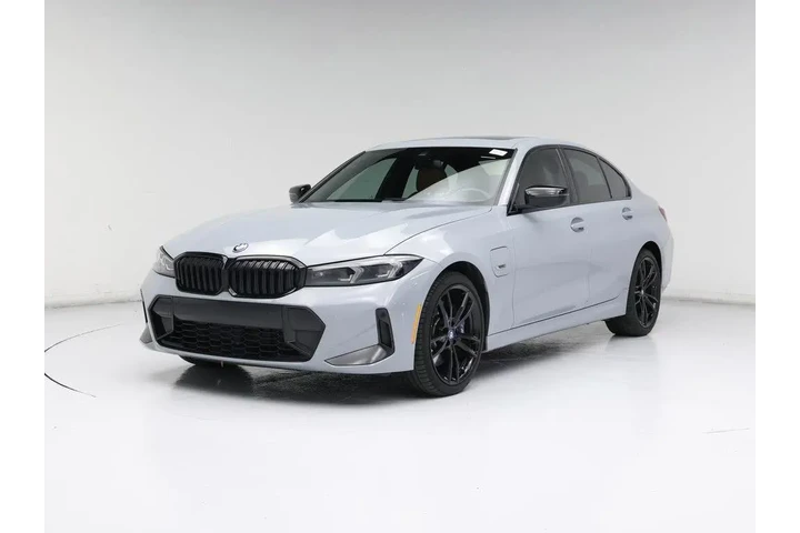 $36998 : BMW 3 Series 2023 330e 4dr S image 4