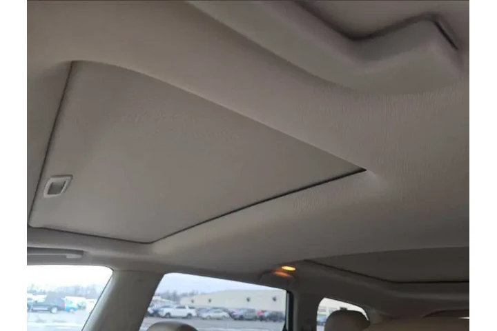 $7995 : 2017 Pathfinder SL image 6