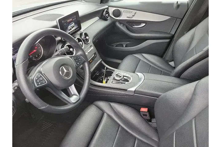 $18000 : Mercedes-Benz GLC 2019 GLC 3 image 3