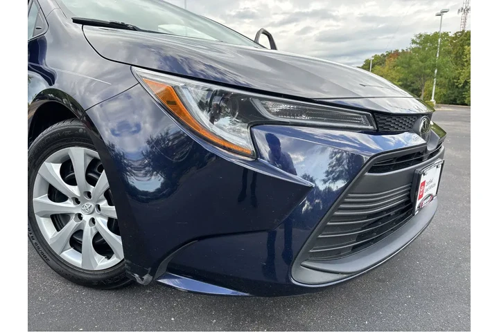 $21677 : Gold Certified2023 Corolla LE image 7